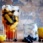 Чай с ромом, лимоном и голубикой
